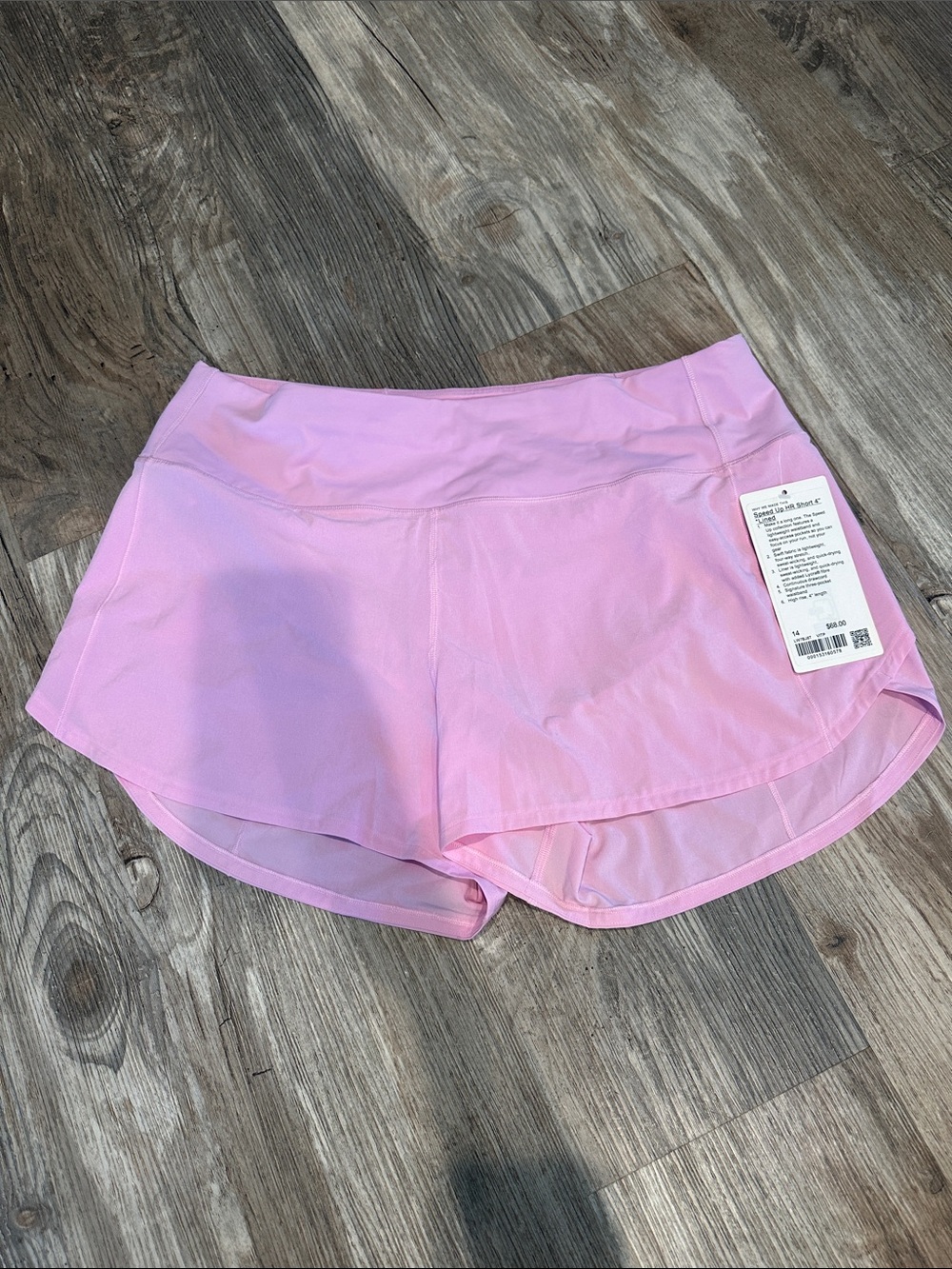 NEW with tags! Speed Up HR Short 4" *Lined VITP 14
Color: Vitapink
Size: 14